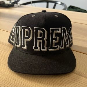 Supreme Black Banner SnapBack
